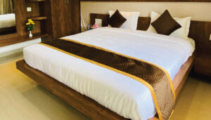 Deluxe room with Balcony-03