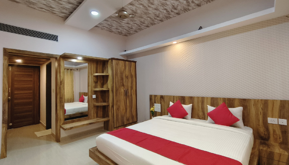 Deluxe room with Balcony-04