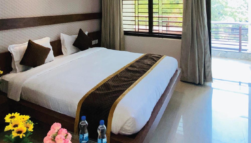 Deluxe room with Balcony-05